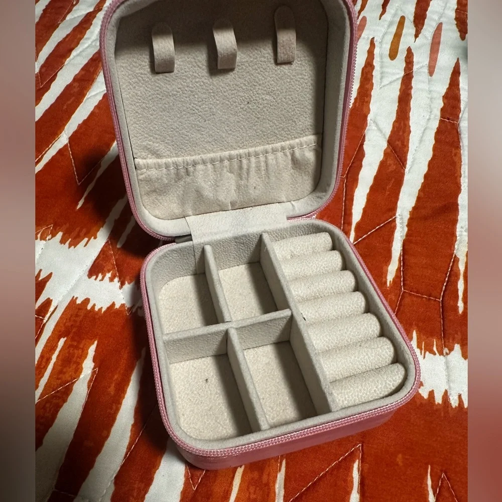 Small Travel Jewelry Organizer - Picture 2 of 3